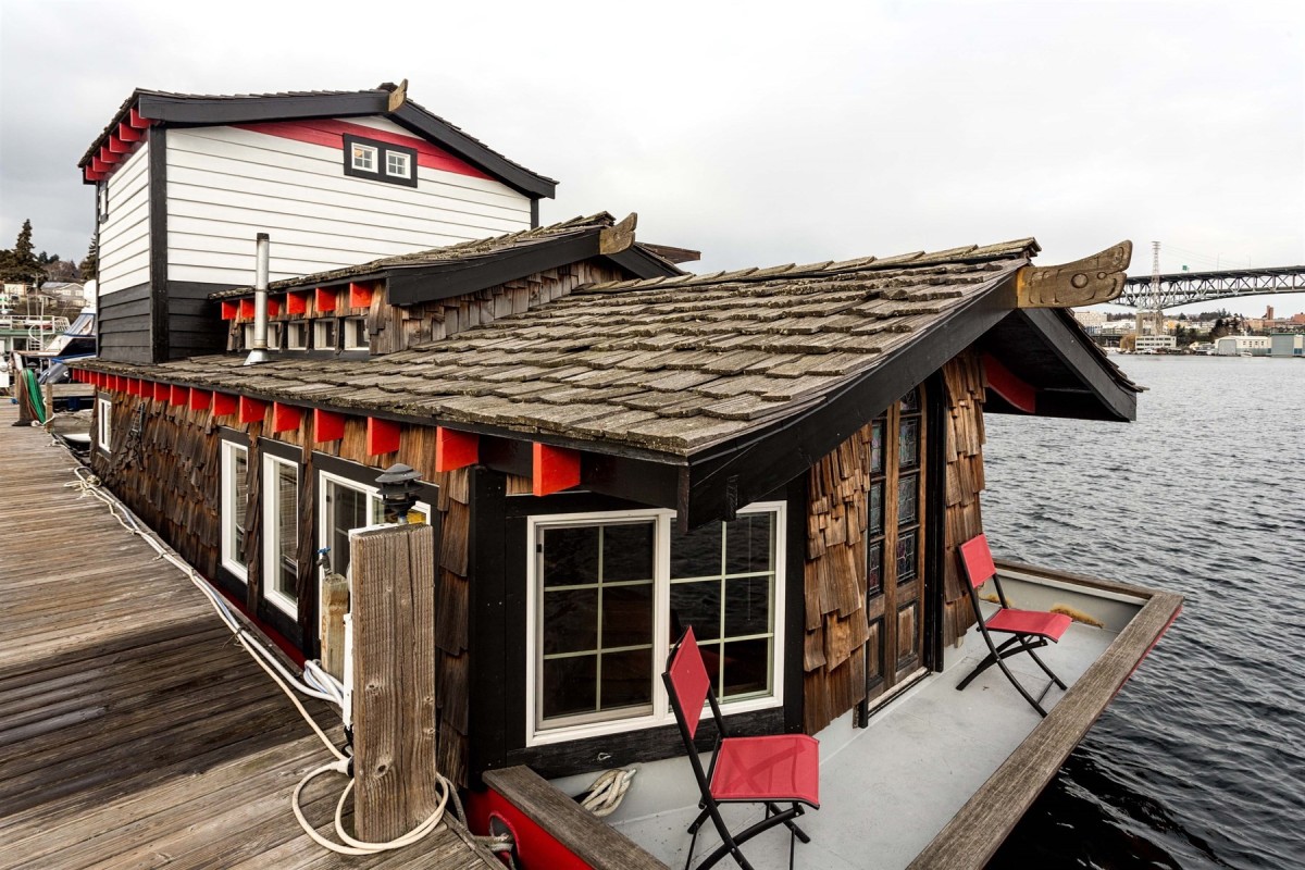 Haida Houseboat
